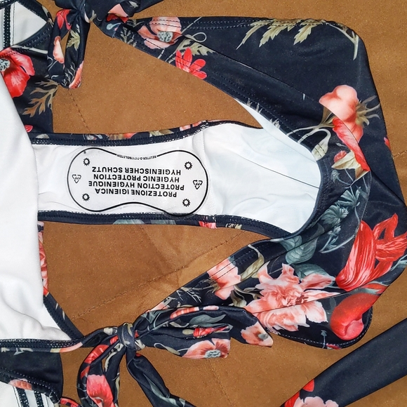 One piece monokini - Picture 9 of 9